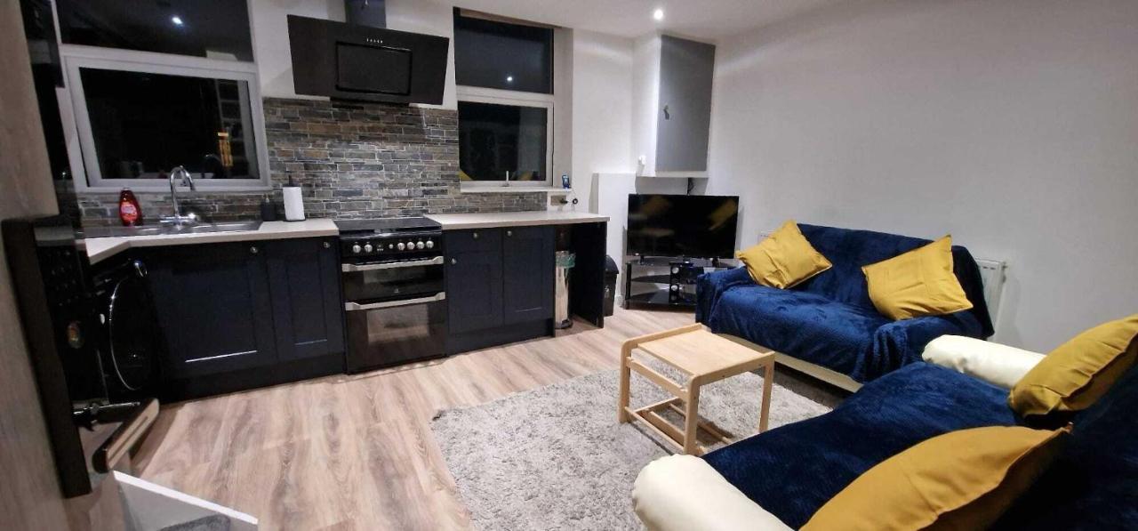 Sapphire Strathnairn Apartment คาร์ดิฟฟ์ ภายนอก รูปภาพ