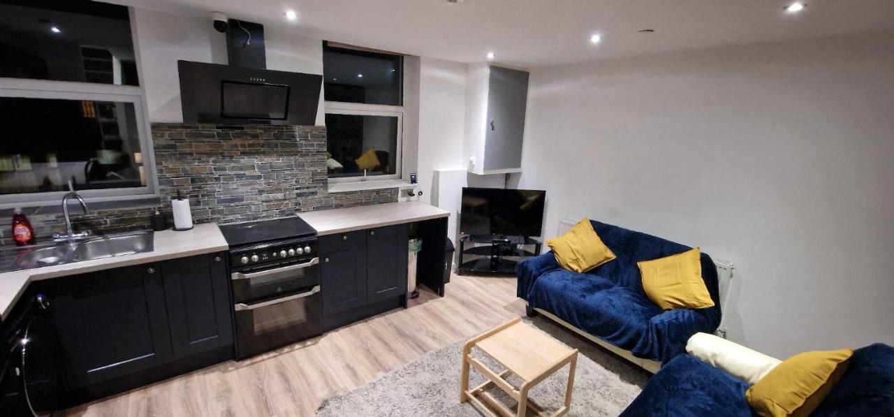 Sapphire Strathnairn Apartment คาร์ดิฟฟ์ ภายนอก รูปภาพ