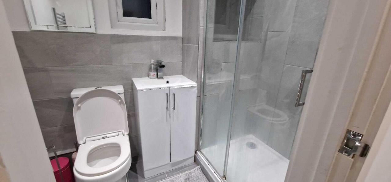 Sapphire Strathnairn Apartment คาร์ดิฟฟ์ ภายนอก รูปภาพ